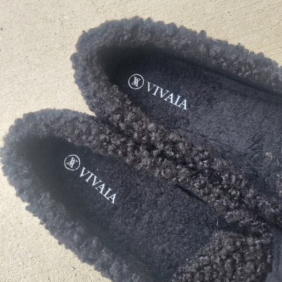 Vivaia Audrey Round Toe Sherpa Loafers Black Womens 5.5 PRICED LOW TO SELL. - Picture 5 of 10